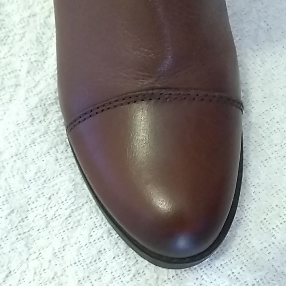 Boots - Picture 3 of 7